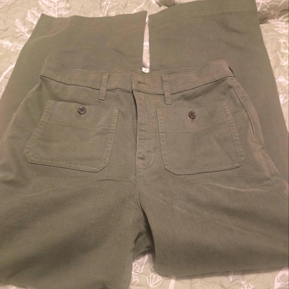 NWOT J. Crew Green Chinos Versatile Style
